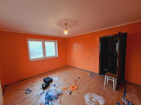 Finisaje interioare, zugrăveli, montaj parchet, montaj, demontaj mobilă